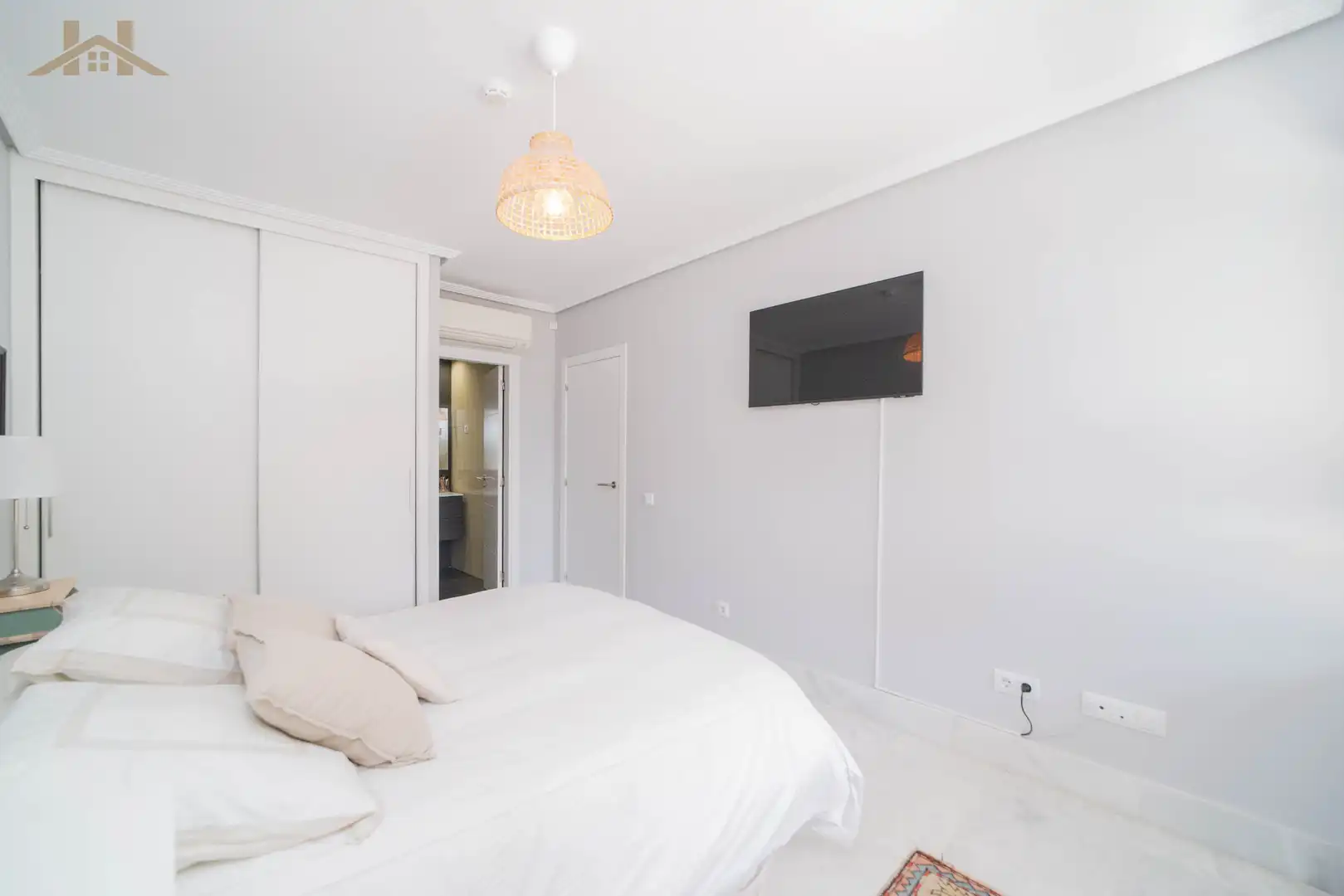 Habitación de Planta baja en venta en Boadilla del Monte con Aire acondicionado, Calefacción y Jardín privado