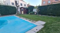 Swimming pool of House or chalet for sale in  Madrid Capital  with Air Conditioner, Terrace and Balcony