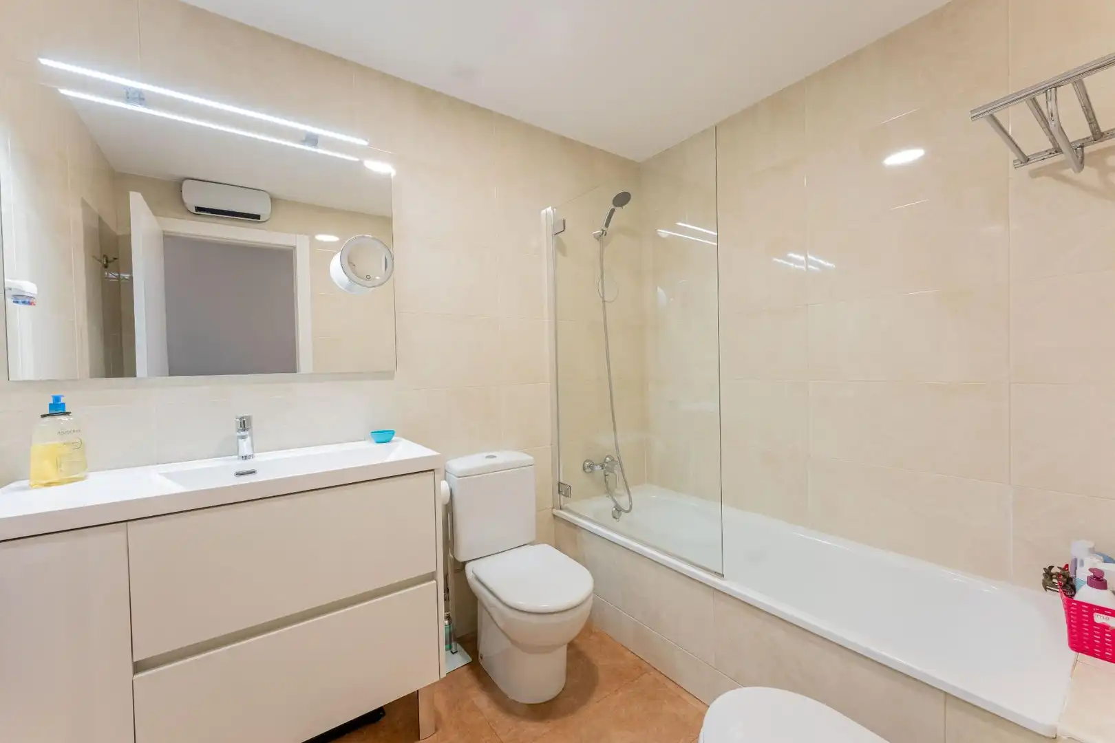 Baño de Piso en venta en Viladecans con Calefacción, Parquet y Terraza