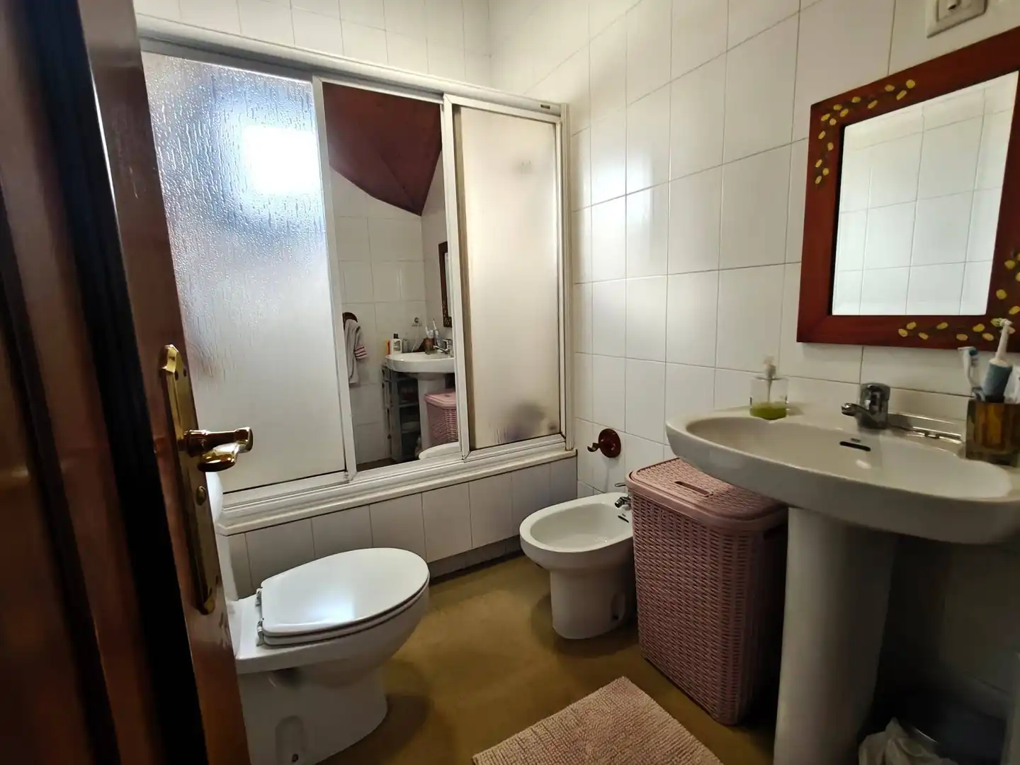 Badezimmer von Maisonette zum Verkauf in Ames mit Abstellraum, Möbliert und Gemeinschaftspool