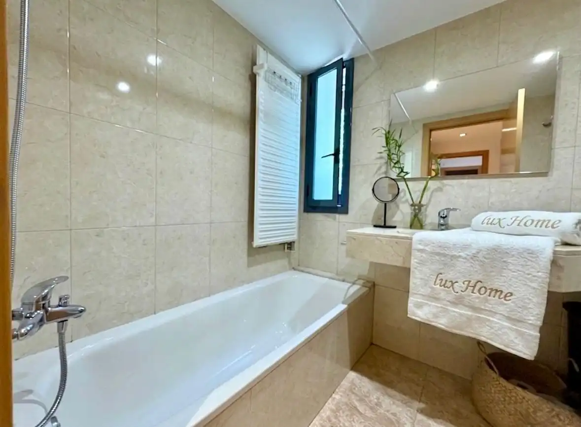 Badezimmer von Wohnung zum Verkauf in Santa Perpètua de Mogoda mit Klimaanlage, Heizung und Privatgarten