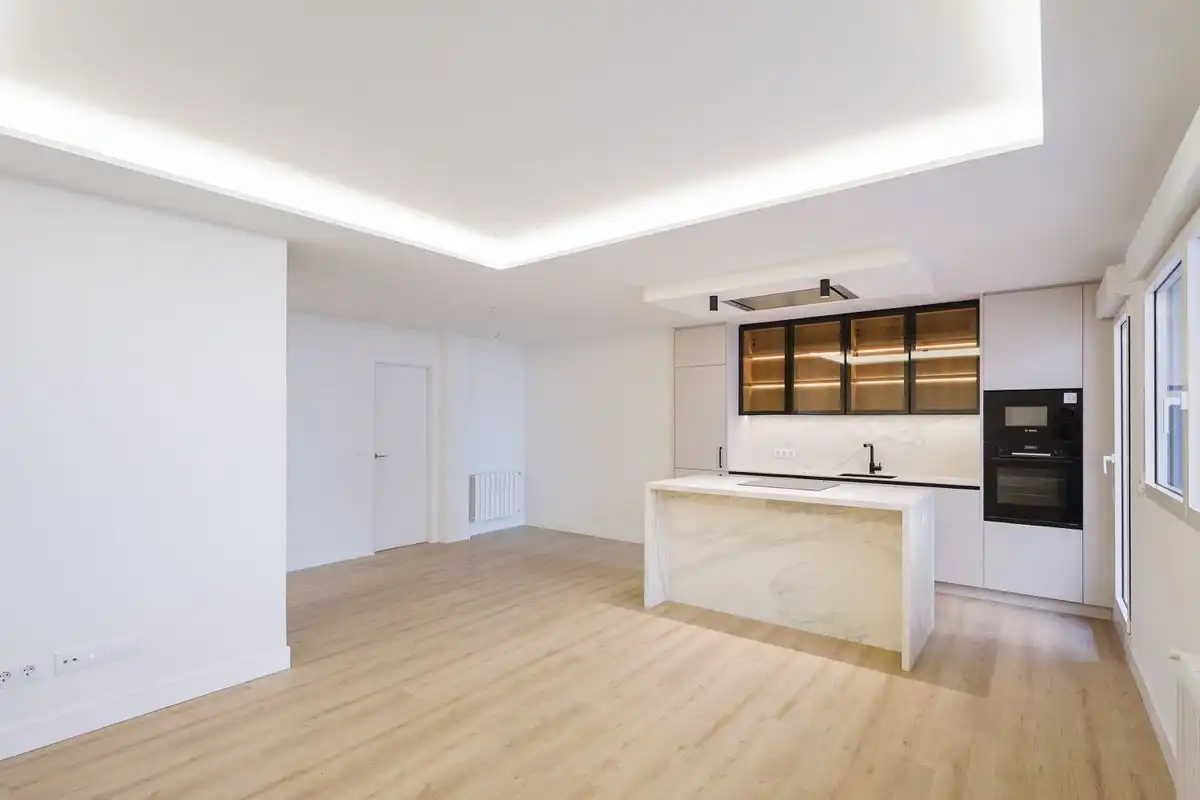 Cuina de Planta baixa en venda en Madrid amb Aire condicionat, Calefacció i Terrassa
