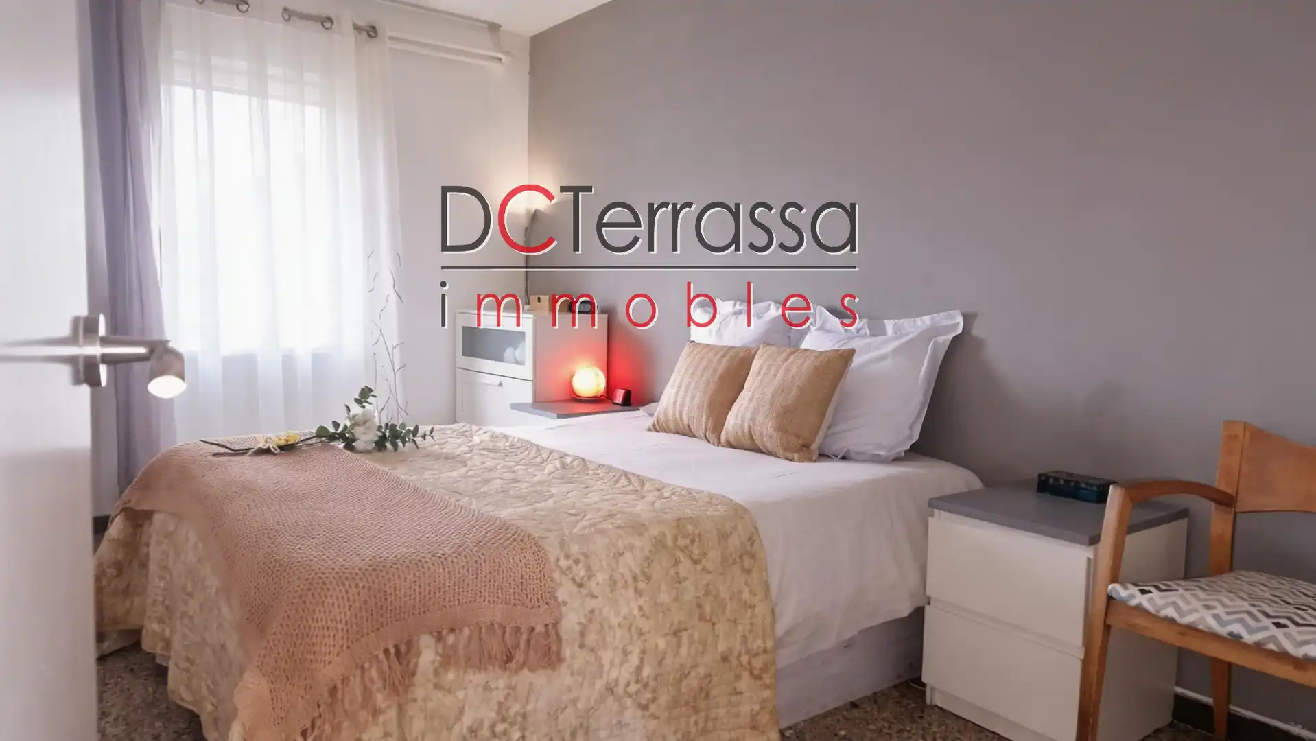 Habitación de Ático en venta en Terrassa con Aire acondicionado, Calefacción y Terraza