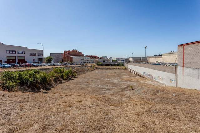 Terreno residencial en Venta en Calle del Tranvía a las Canteras de Monte Viejo en Ensanche de Vallecas - La Gavia
