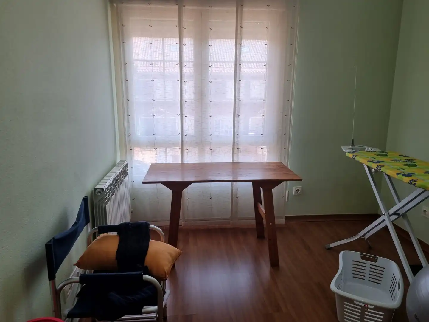 Menjador de Casa o xalet en venda en Nájera amb Calefacció, Terrassa i Moblat