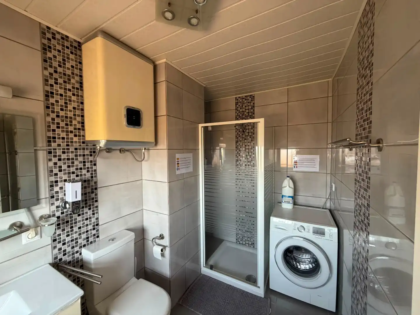 Badezimmer von Wohnung zur Miete in Torrevieja mit Heizung, Möbliert und Waschmaschine