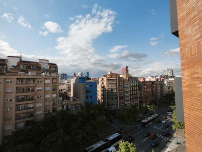 Exterior view of Flat for sale in  Barcelona Capital  with Balcony