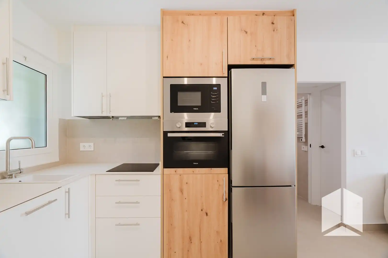 Küche von Wohnung zum Verkauf in Castelldefels mit Klimaanlage, Terrasse und Schwimmbad