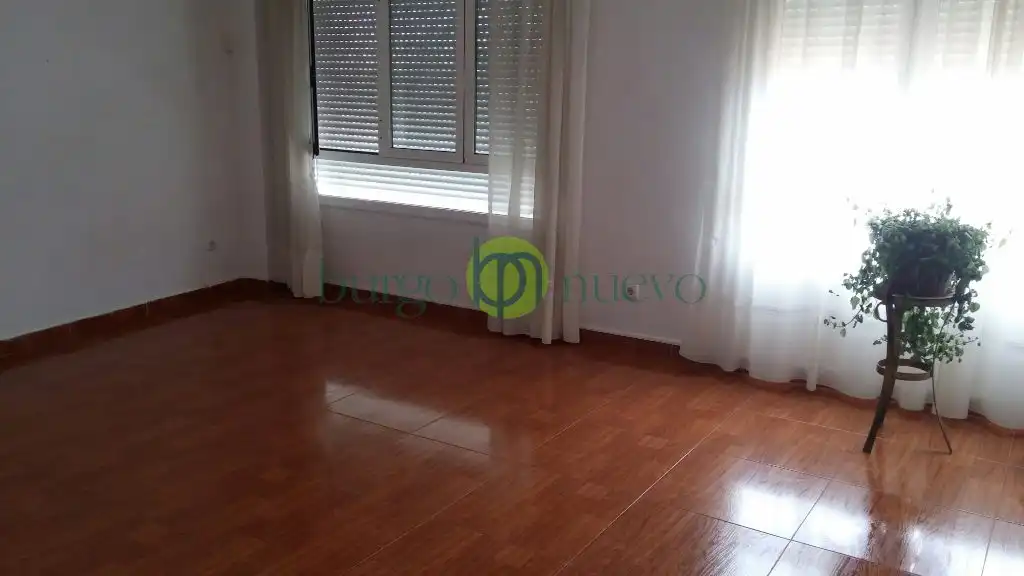 Sala de estar de Casa o chalet en venta en León Capital  con Calefacción