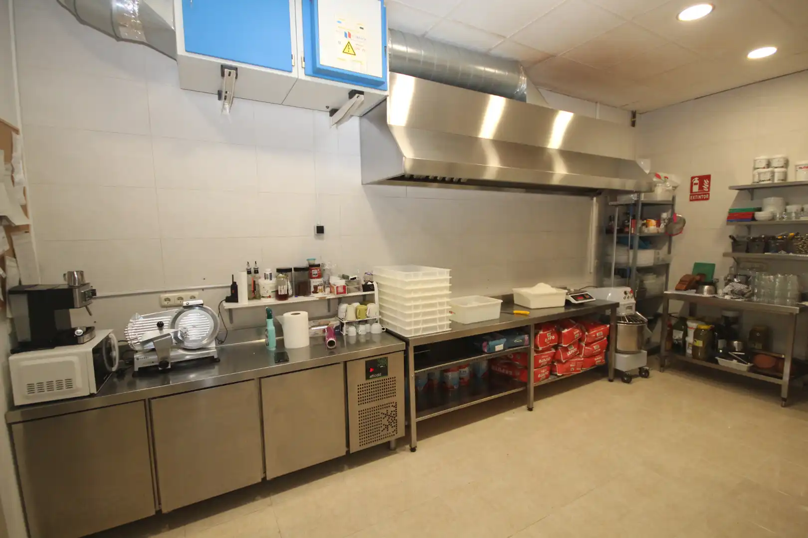 Cuina de Local en venda en Marbella amb Moblat