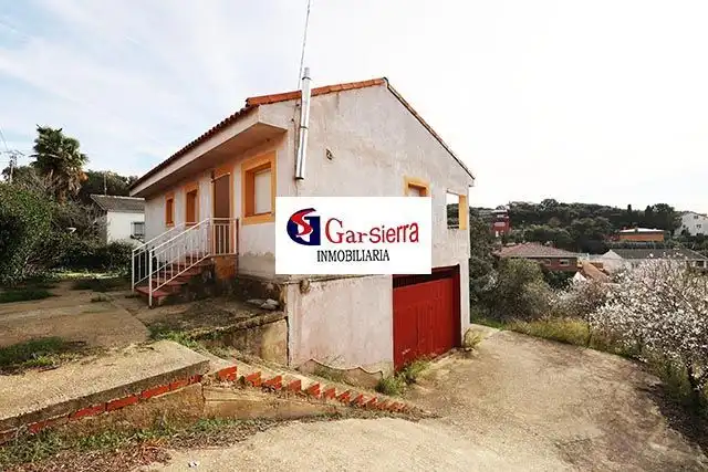 Vista exterior de Casa o chalet en venta en El Casar con Calefacción, Jardín privado y Trastero