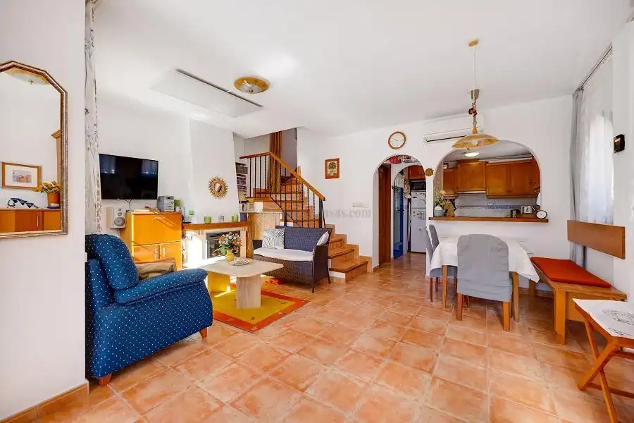 Sala d'estar de Casa adosada en venda en Orihuela amb Aire condicionat, Calefacció i Traster