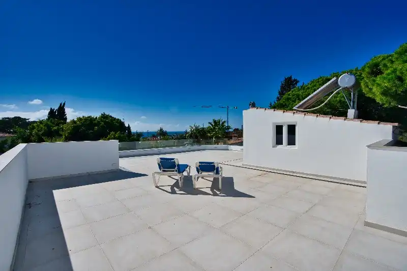 Chalet con piscina en venta en Elviria - Cabopino, imagen 3