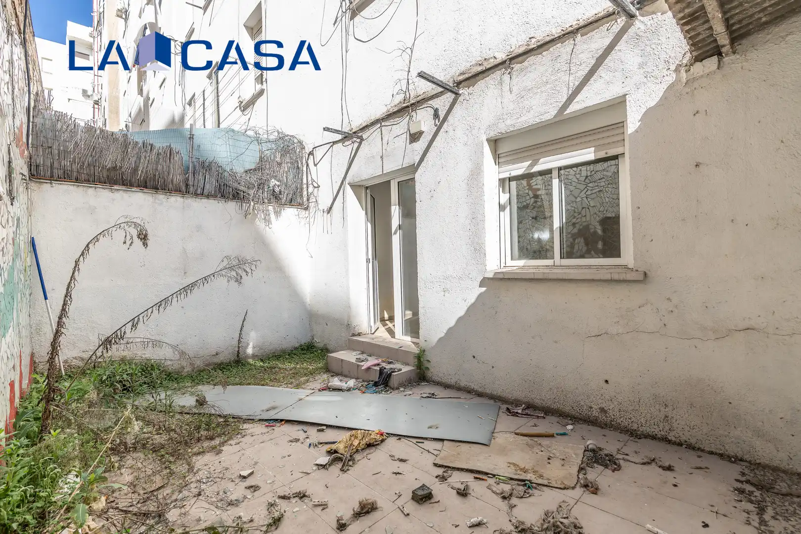 Außenansicht von Wohnung zum Verkauf in Madrid mit Terrasse
