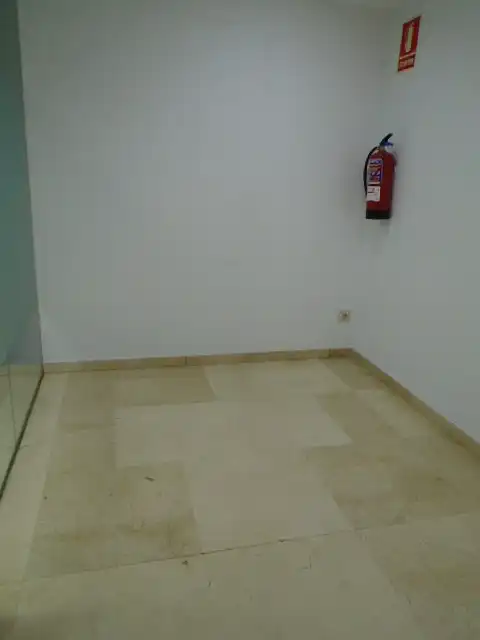 Office space with lift to rent in Calle General Vara de Rey 43, imagen 5