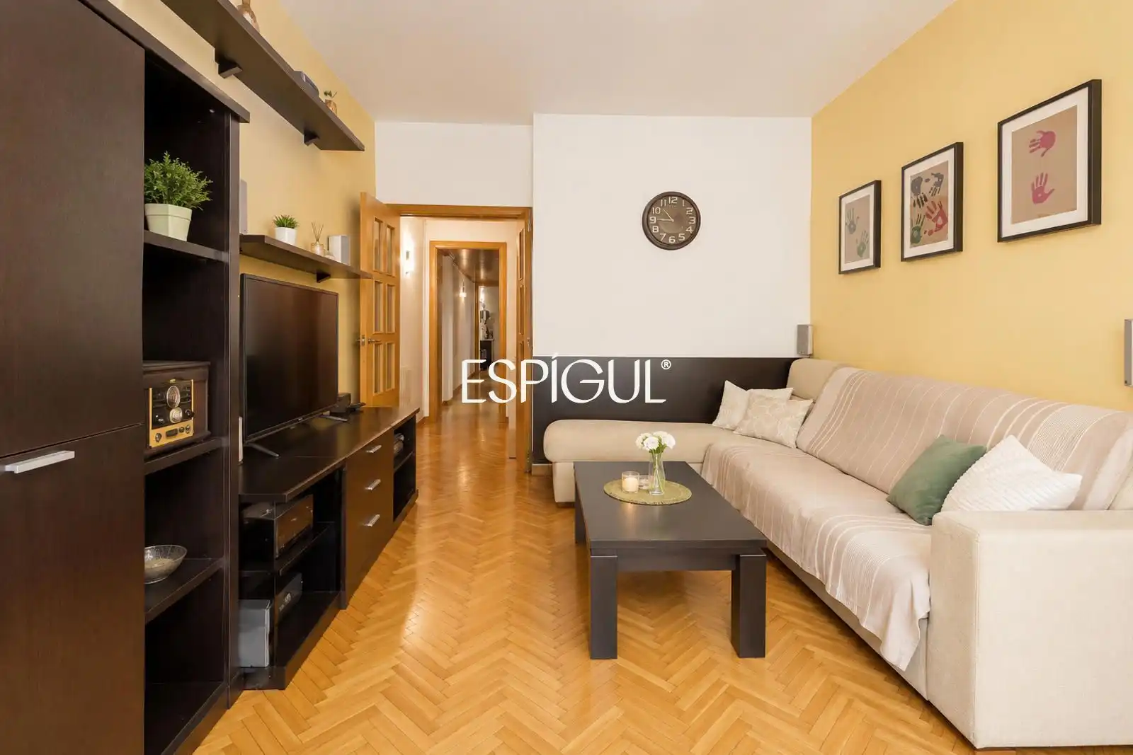 Wohnzimmer von Wohnung zum Verkauf in Barcelona mit Klimaanlage, Heizung und Parkett