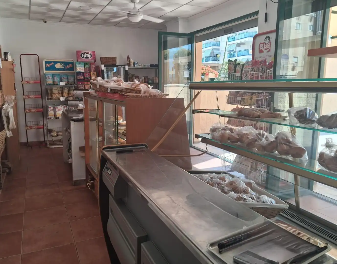 Local en venda en Guardamar de la Safor amb Terrassa