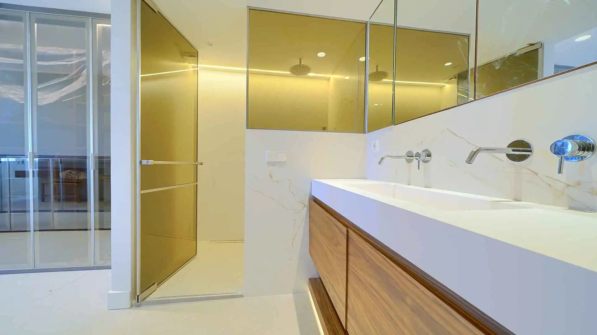 Bathroom of Attic for sale in Marbella  with Air Conditioner, Terrace and Storage room