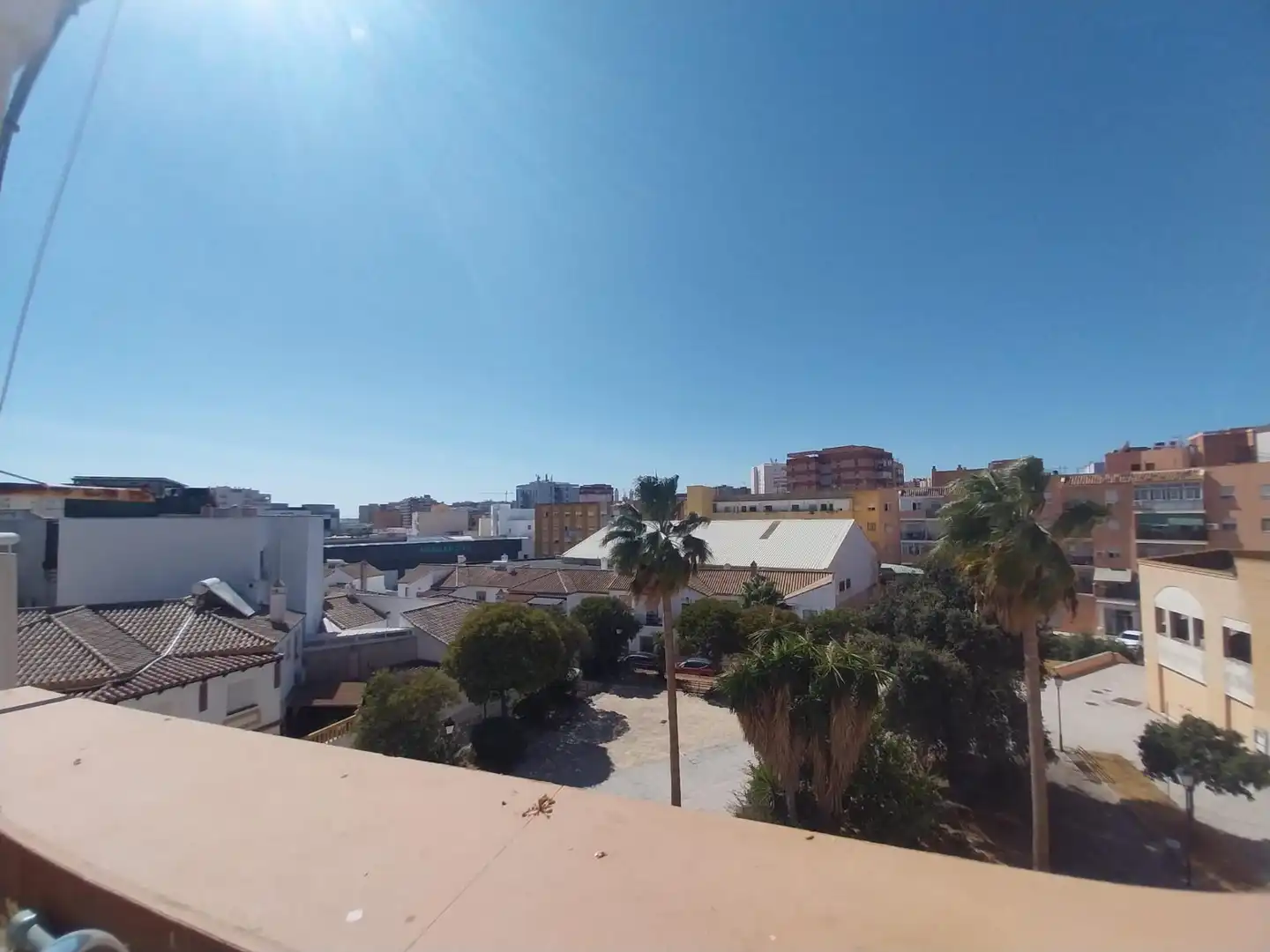 Vista exterior de Dúplex en venda en Algeciras amb Terrassa i Traster