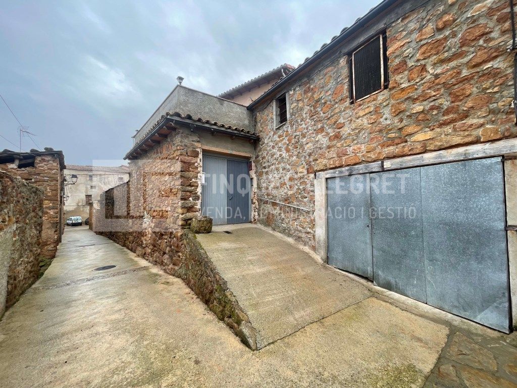 House or chalet for sale in Carrer de la Serra, Talarn