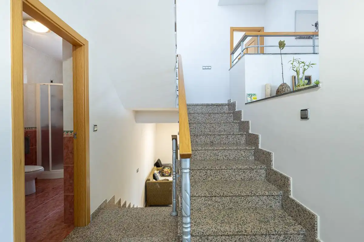 Chalet con terraza en venta en Calle Begonia, imagen 5