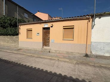 Casa amb jardí en venda a Calle Miño