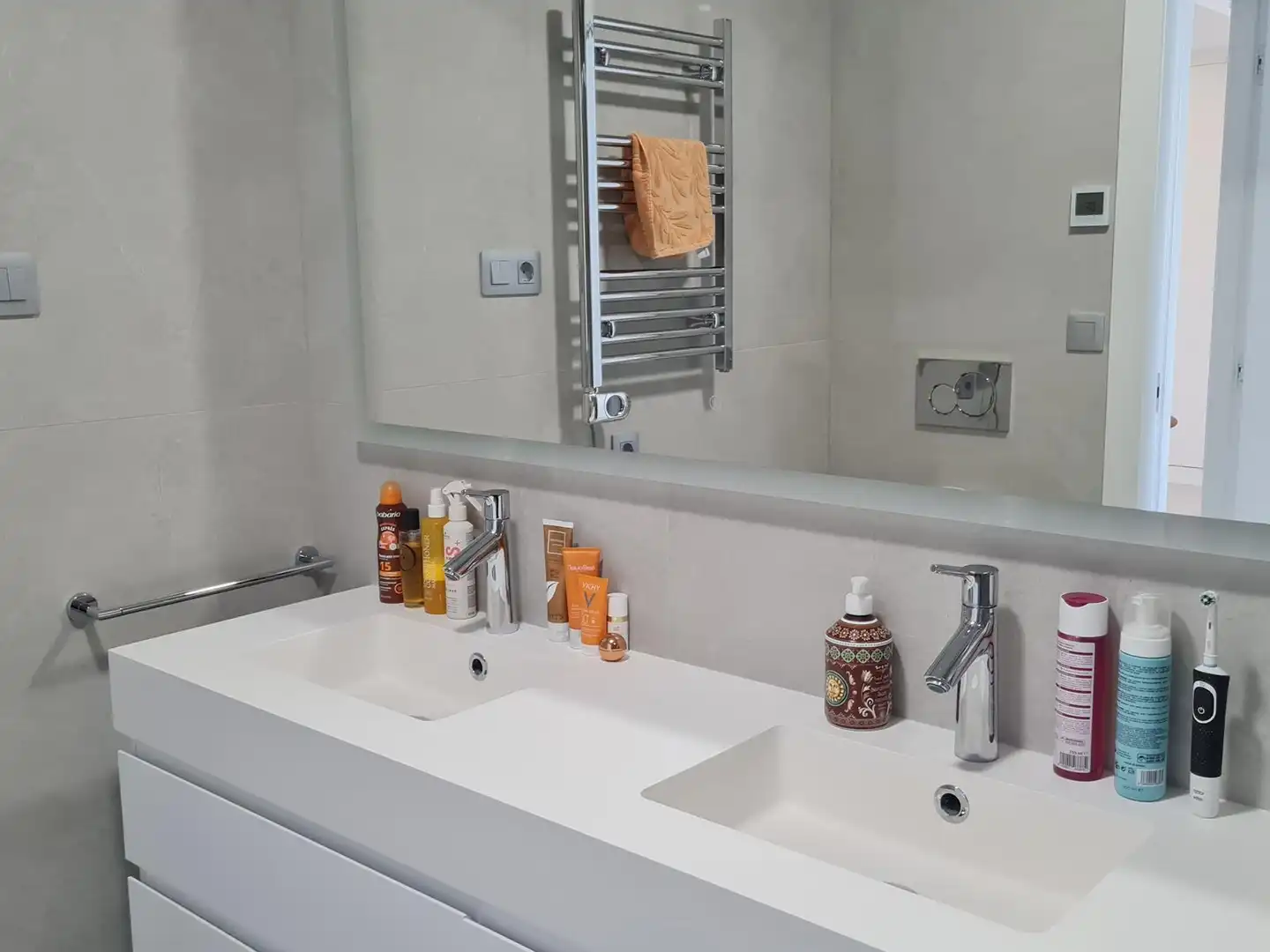 Baño de Apartamento en venta en Benidorm con Aire acondicionado, Calefacción y Terraza