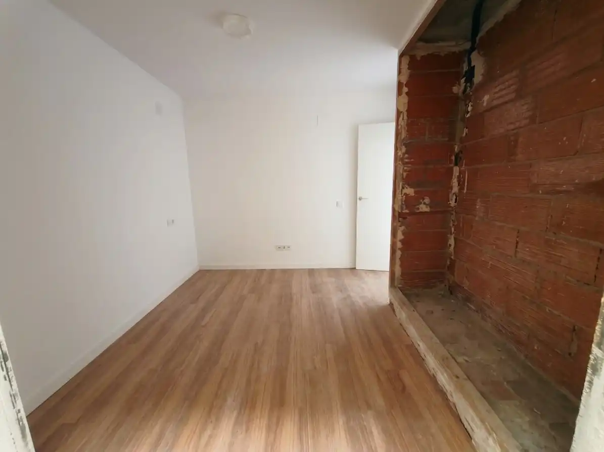 Flat with terrace for sale in Carretera dels Banys, imagen 9