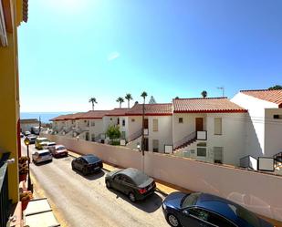 Vista exterior de Apartament en venda en Manilva amb Terrassa i Piscina comunitària