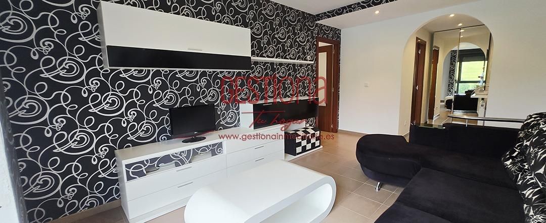 Sala de estar de Piso en venta en Marina de Cudeyo con Calefacción