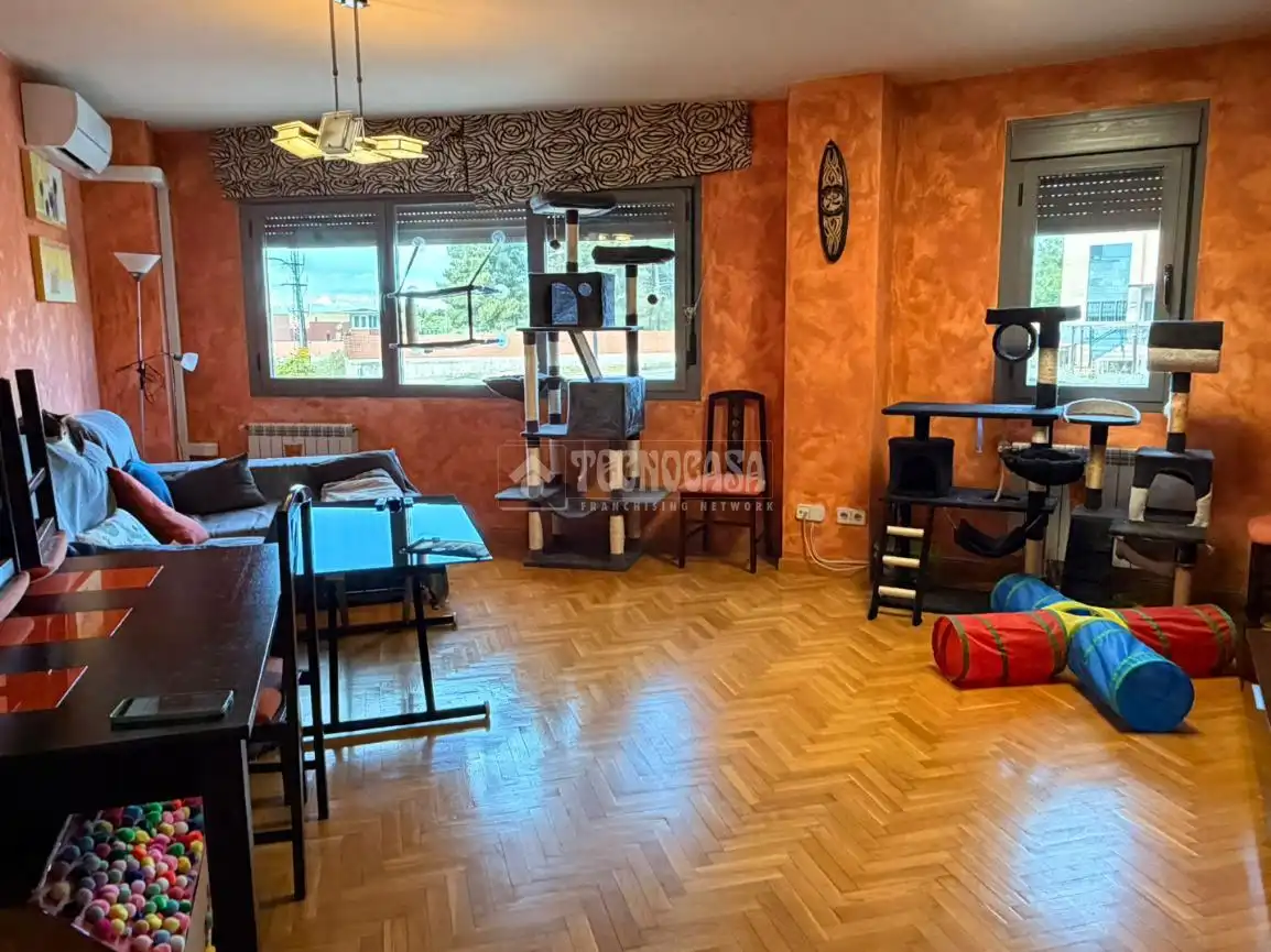Living room of Flat for sale in Valdemoro  with Air Conditioner, Storage room and Community pool