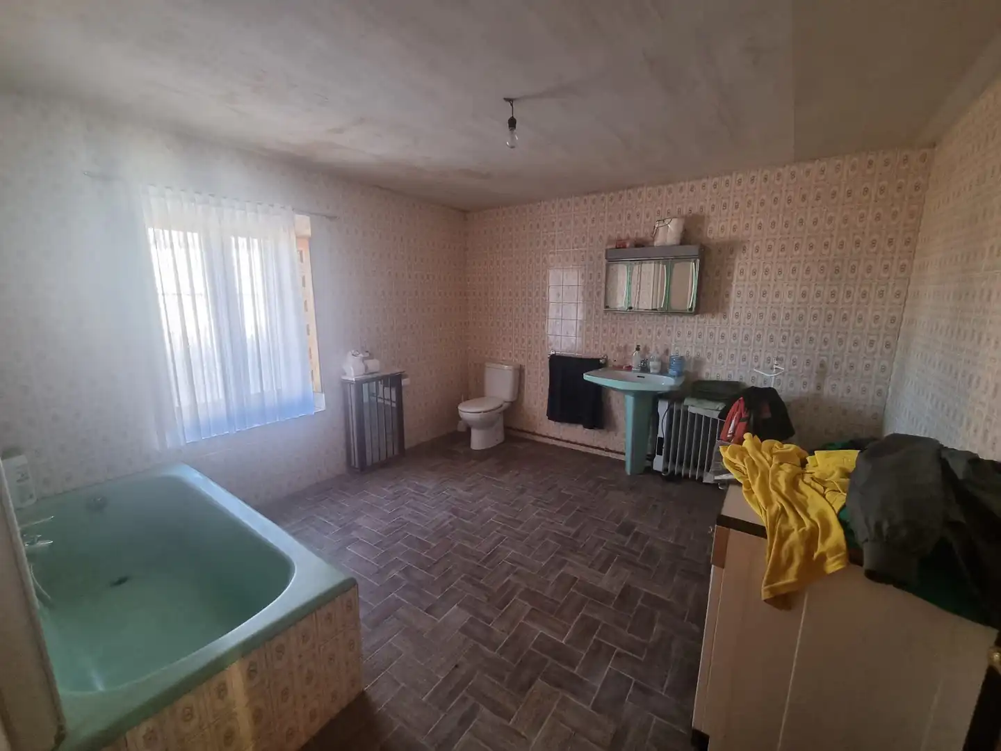 Bathroom of Houses for sale in Villangómez, Burgos