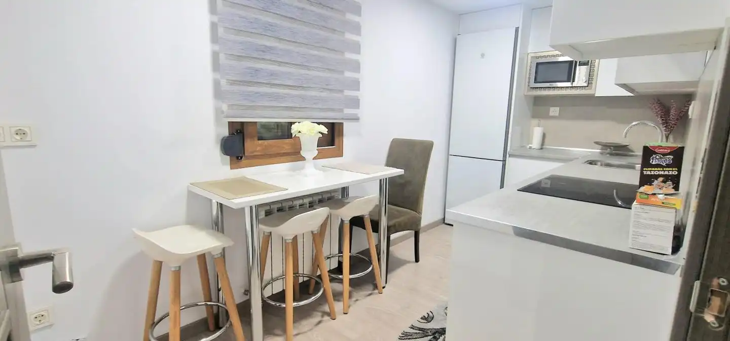Cuina de Casa o xalet en venda en Cadrete amb Aire condicionat, Calefacció i Jardí privat