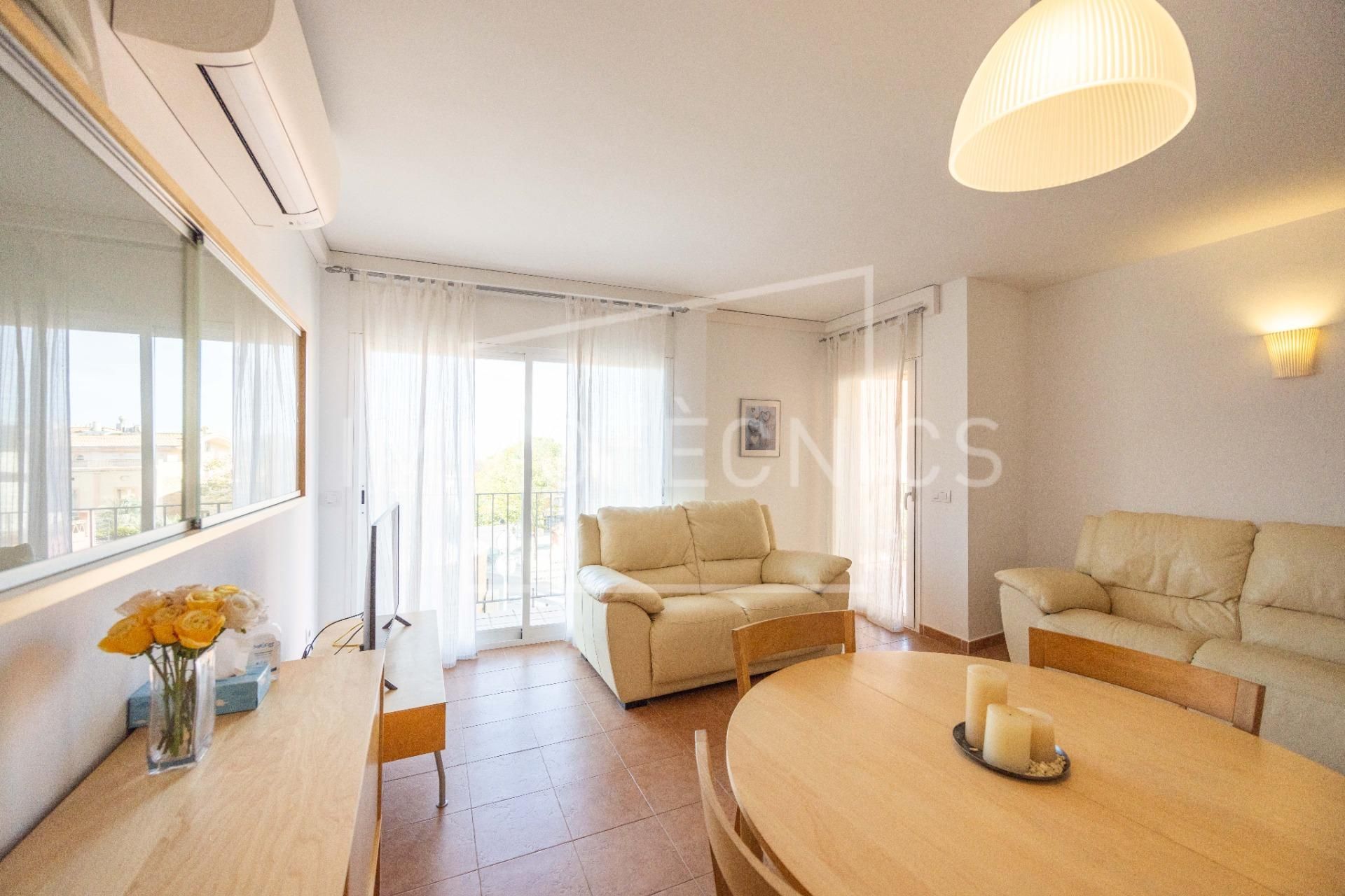 Sala de estar de Piso en venta en Begur con Aire acondicionado, Calefacción y Jardín privado