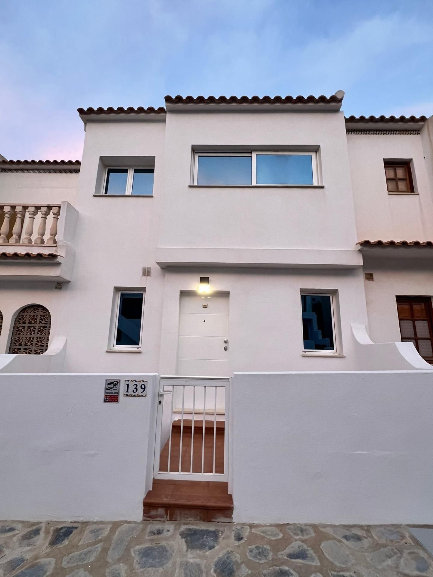 Exterior view of Single-family semi-detached for sale in Santa Pola  with Air Conditioner, Heating and Private garden