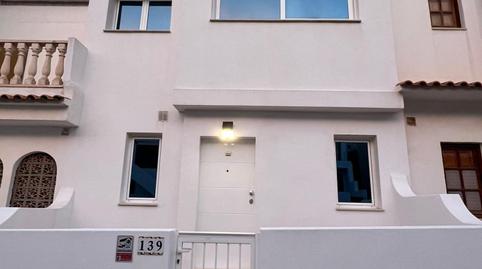 Foto 2 de Casa adosada en venta en Avenida Escandinavia, 39, Gran Vista - Olivo de Oro, Alicante