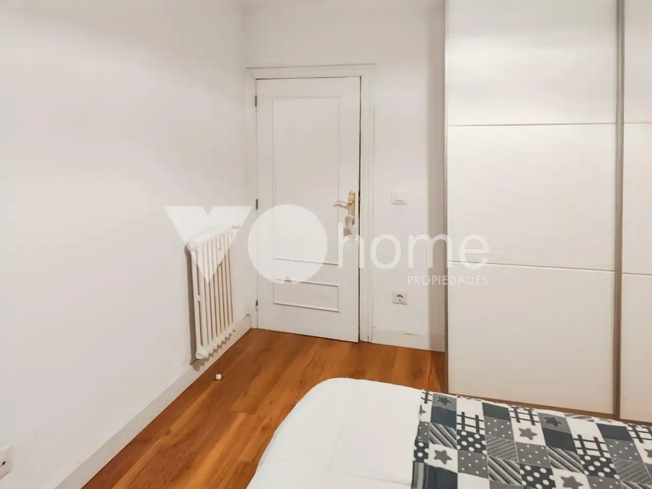 Habitación de Planta baja en venta en Madrid con Calefacción