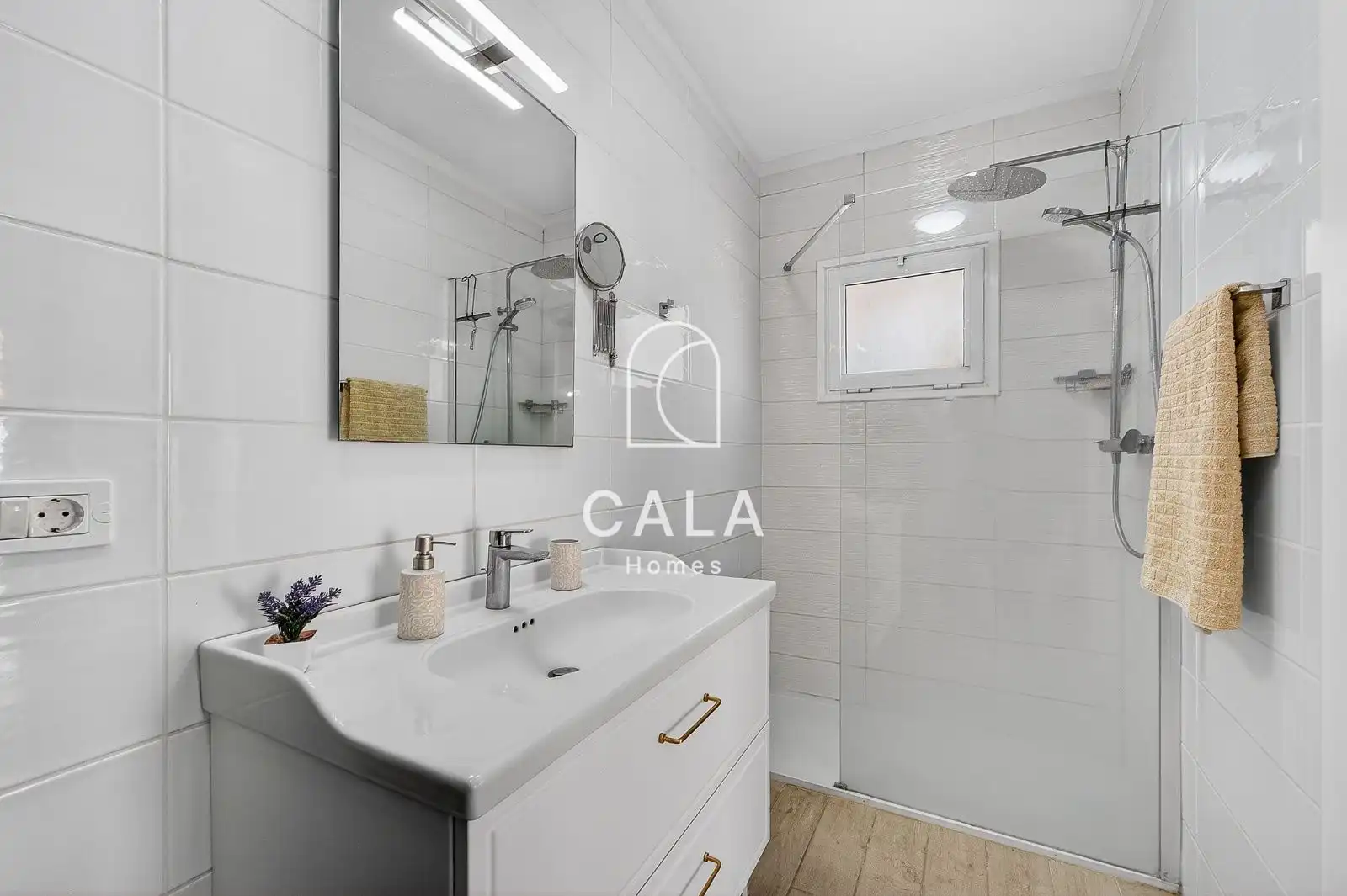 Bany de Casa o xalet en venda en Guía de Isora amb Aire condicionat, Calefacció i Jardí privat