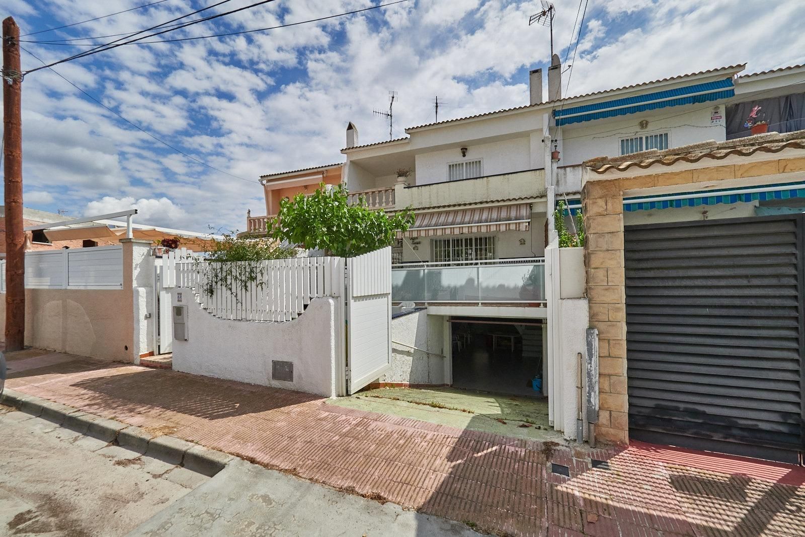 Single-family semi-detached for sale in Calle MARGALLO, Cunit Residencial