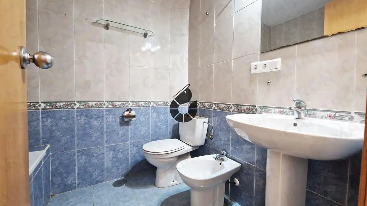 Baño de Piso en venta en Coria del Río con Aire acondicionado y Trastero