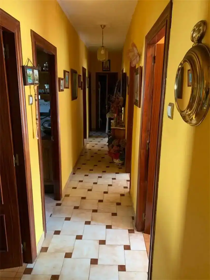 Planta baja en venta en Lena con Jardín privado, Trastero y Amueblado