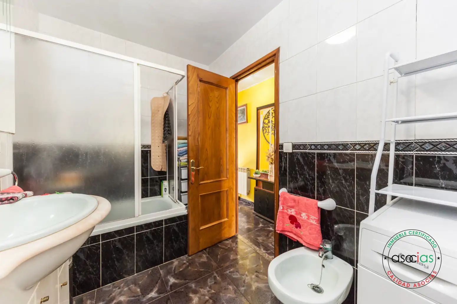 Baño de Casa o chalet en venta en Tineo con Calefacción, Jardín privado y Terraza