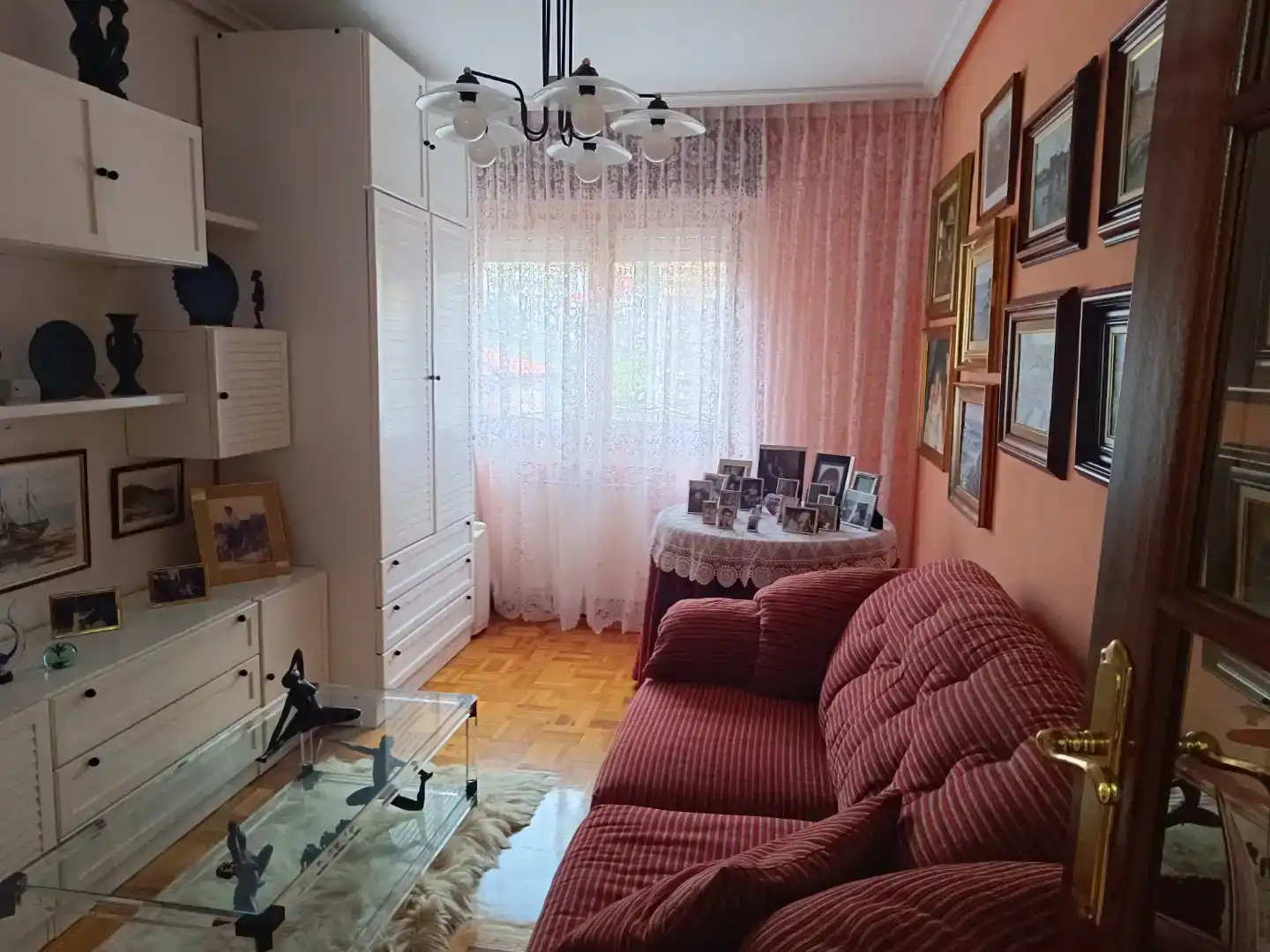 Sala d'estar de Pis en venda en Muros de Nalón amb Balcó