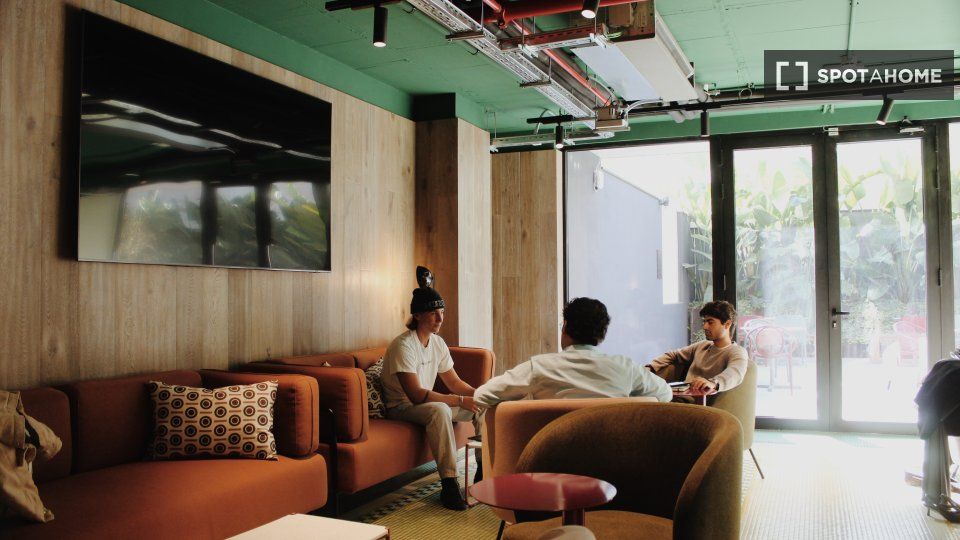 Flat to rent in  Barcelona Capital  with Air Conditioner, Heating and Furnished