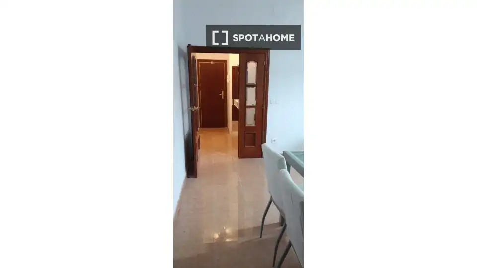 Dormitori de Pis de lloguer en Barcelona amb Aire condicionat, Calefacció i Moblat