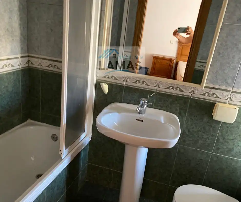 Badezimmer von Maisonette zum Verkauf in Navalmoral de la Mata mit Klimaanlage, Heizung und Terrasse