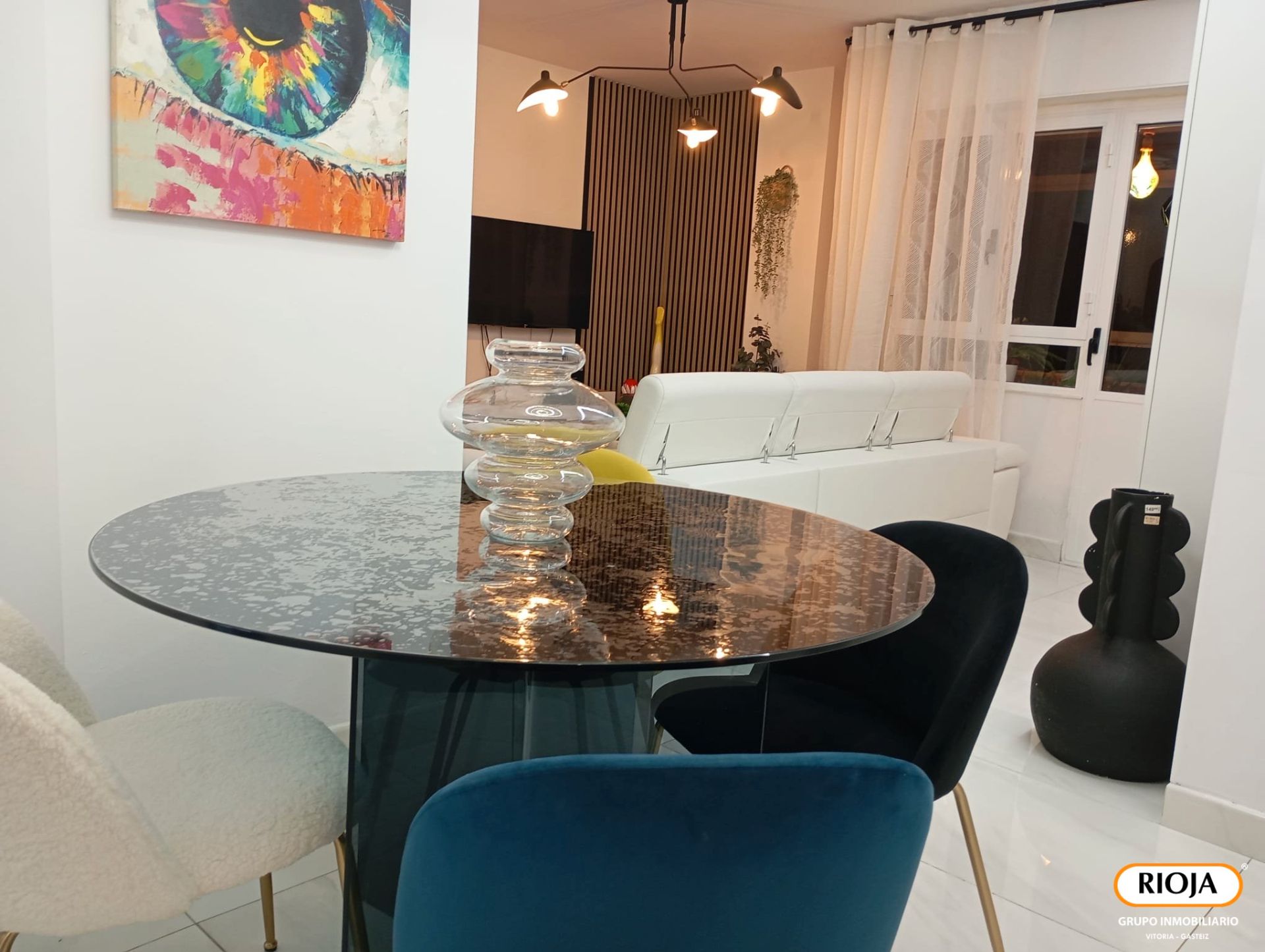 Menjador de Pis en venda en Vitoria - Gasteiz amb Calefacció, Terrassa i Traster