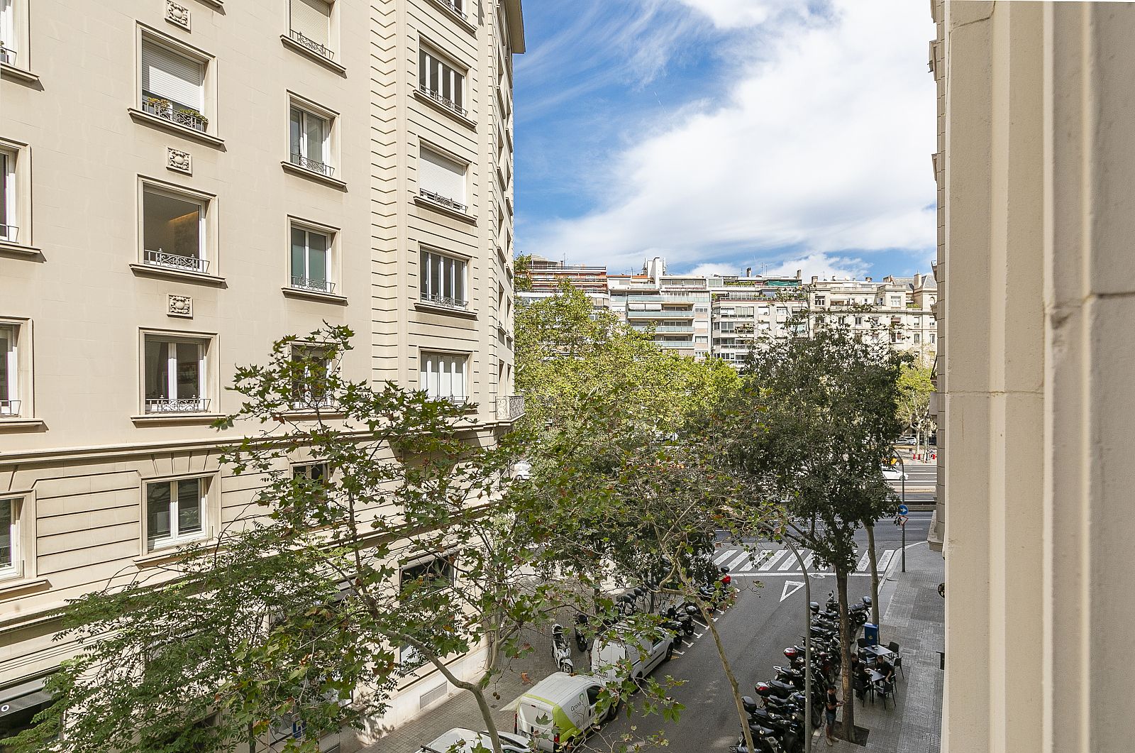 Exterior view of Apartment for sale in  Barcelona Capital  with Air Conditioner, Storage room and Balcony