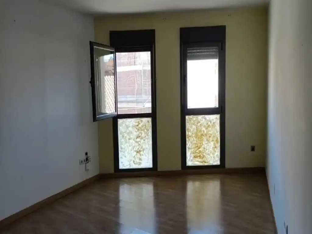 Habitación de Piso en venta en Valdemorillo con Calefacción