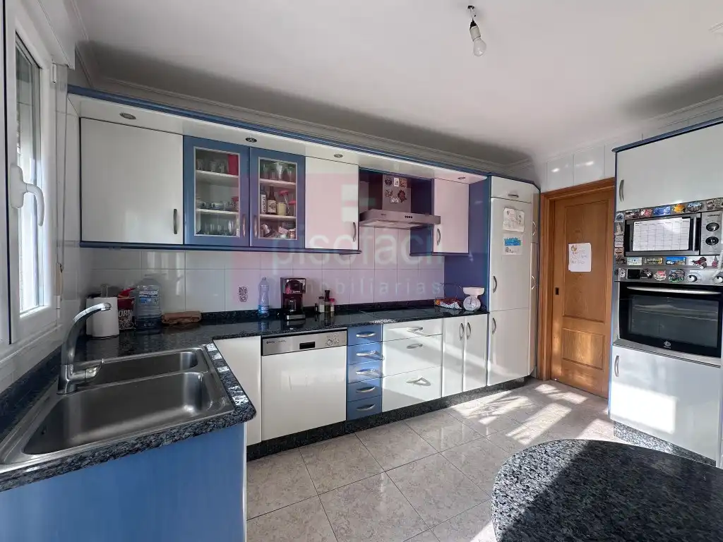 Kitchen of Flat for sale in Lugo